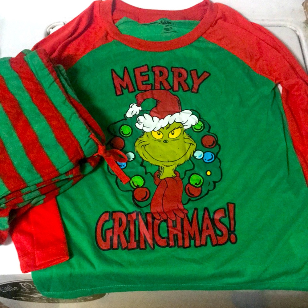 Grinch ladies Christmas pajamas size medium